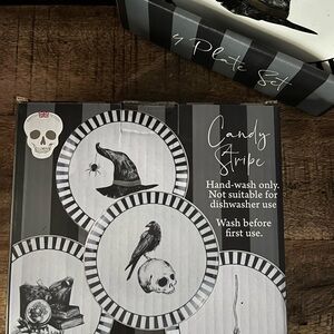 Candy stripe four plates British design, Eaton fine dining a total of 8 plates